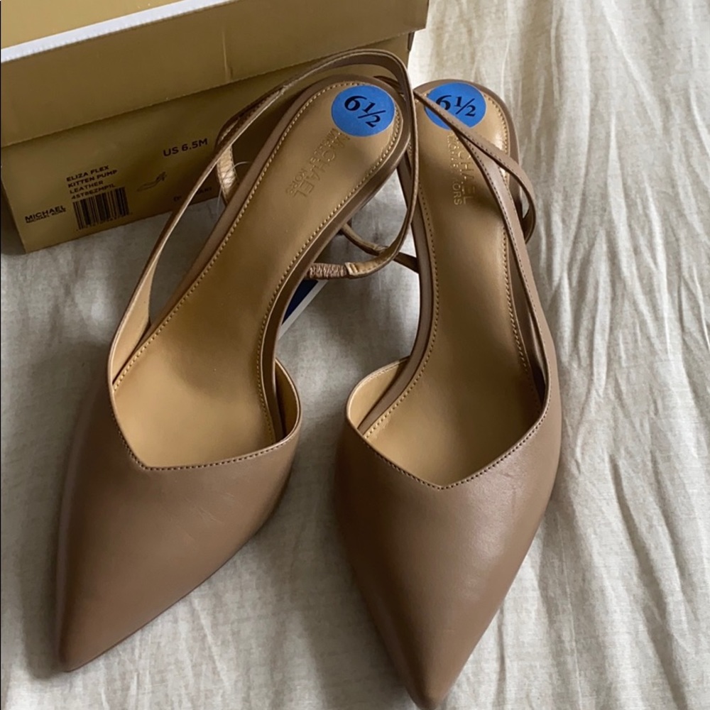 Michael Kors Eliza Flex Kitten Pump